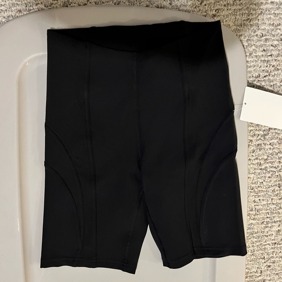 Lululemon Ribbed High-Rise Yoga Short
8” - Picture 5 of 8